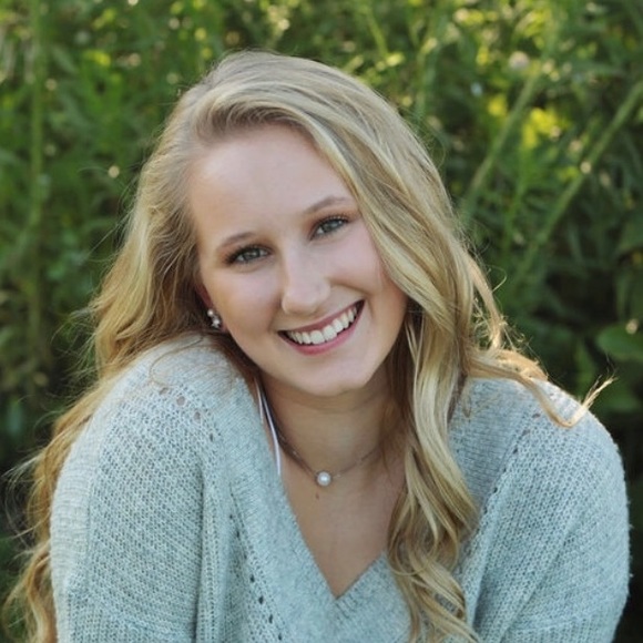 Meet your Posher, Sarah - Picture 1 of 1